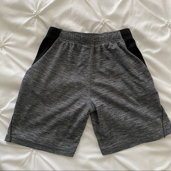 LAST CHANCE CLEAR OUT! Boys Shorts with Pockets - Picture 2 of 3